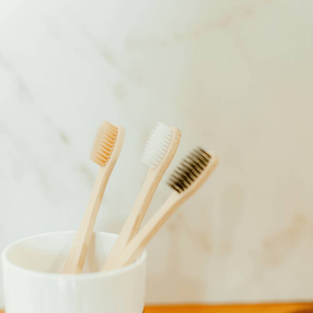 Escova de dentes de bambu - adulta e infantil
